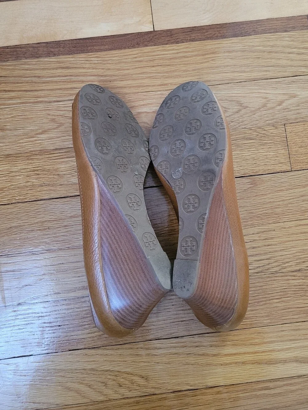 TORY BURCH SALLY TUMBLED LEATHER WEDGE PUMP